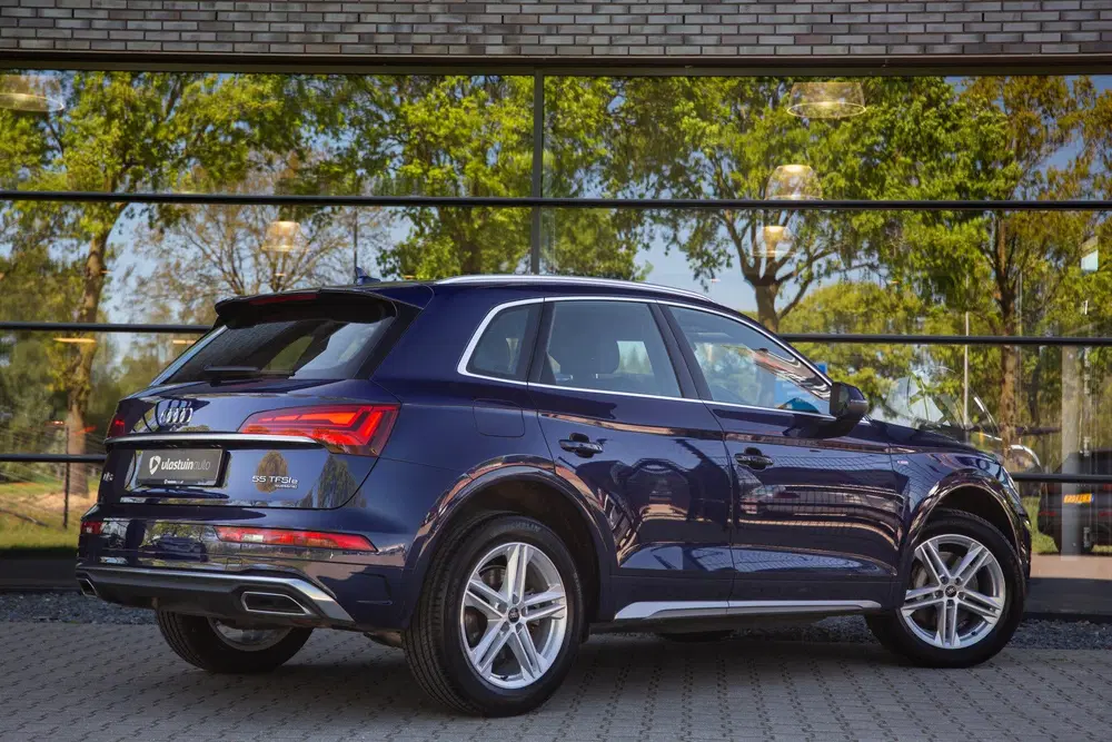 Audi Q5 55 TFSI e Quattro S edition uit 2023, foto 2
