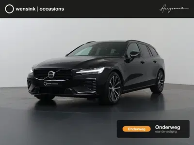 Volvo V60 2.0 T8 Plug-in hybrid AWD Plus Dark uit 2024