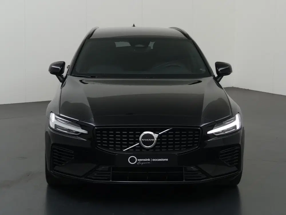 Volvo V60 2.0 T8 Plug-in hybrid AWD Plus Dark uit 2024, foto 3