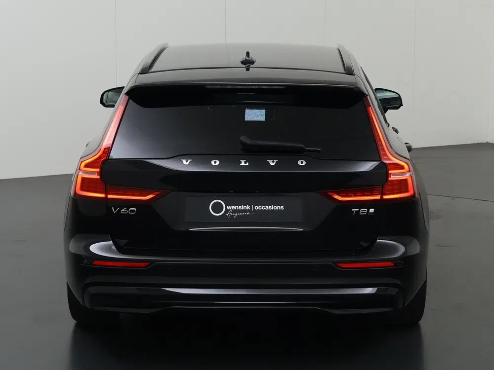 Volvo V60 2.0 T8 Plug-in hybrid AWD Plus Dark uit 2024, foto 4