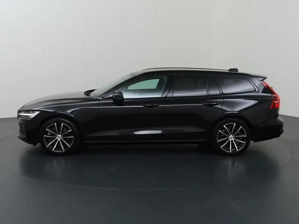 Volvo V60 2.0 T8 Plug-in hybrid AWD Plus Dark uit 2024, foto 5