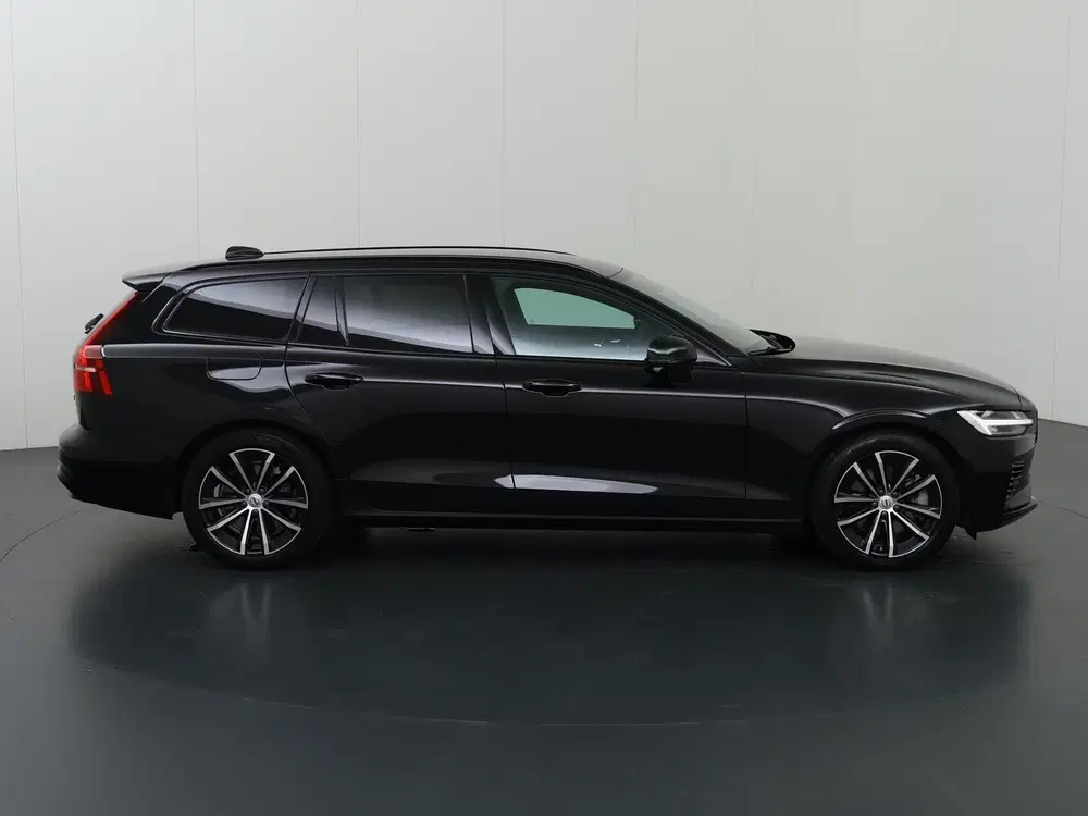 Volvo V60 2.0 T8 Plug-in hybrid AWD Plus Dark uit 2024, foto 6