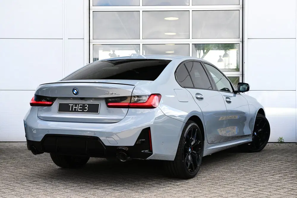 BMW 3-serie 330e M Sport Automaat uit 2026, foto 2