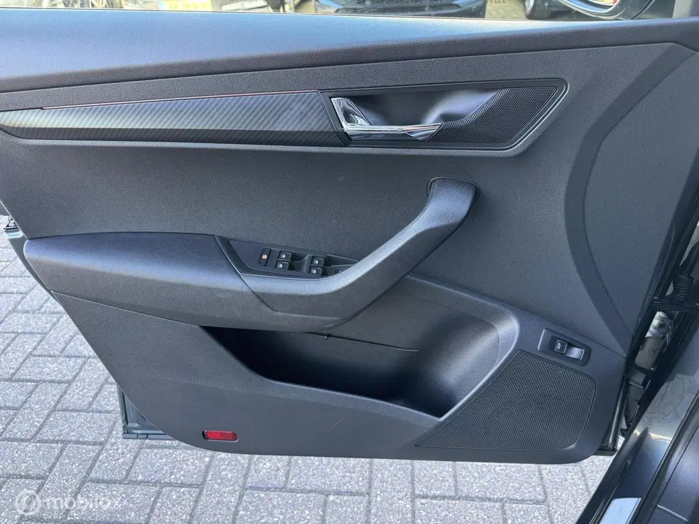 Skoda Karoq 1.5 TSI ACT Sportline Business uit 2019, foto 15