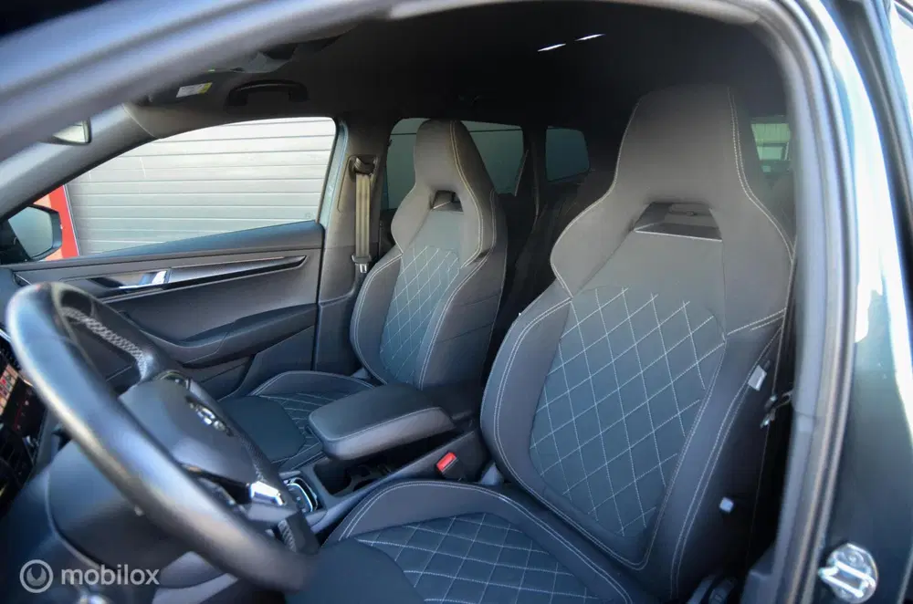 Skoda Karoq 1.5 TSI ACT Sportline Business uit 2019, foto 9