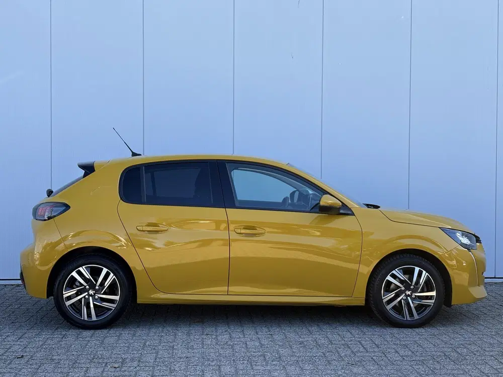 Peugeot 208 1.2 PureTech Blue Lease Allure uit 2021, foto 4
