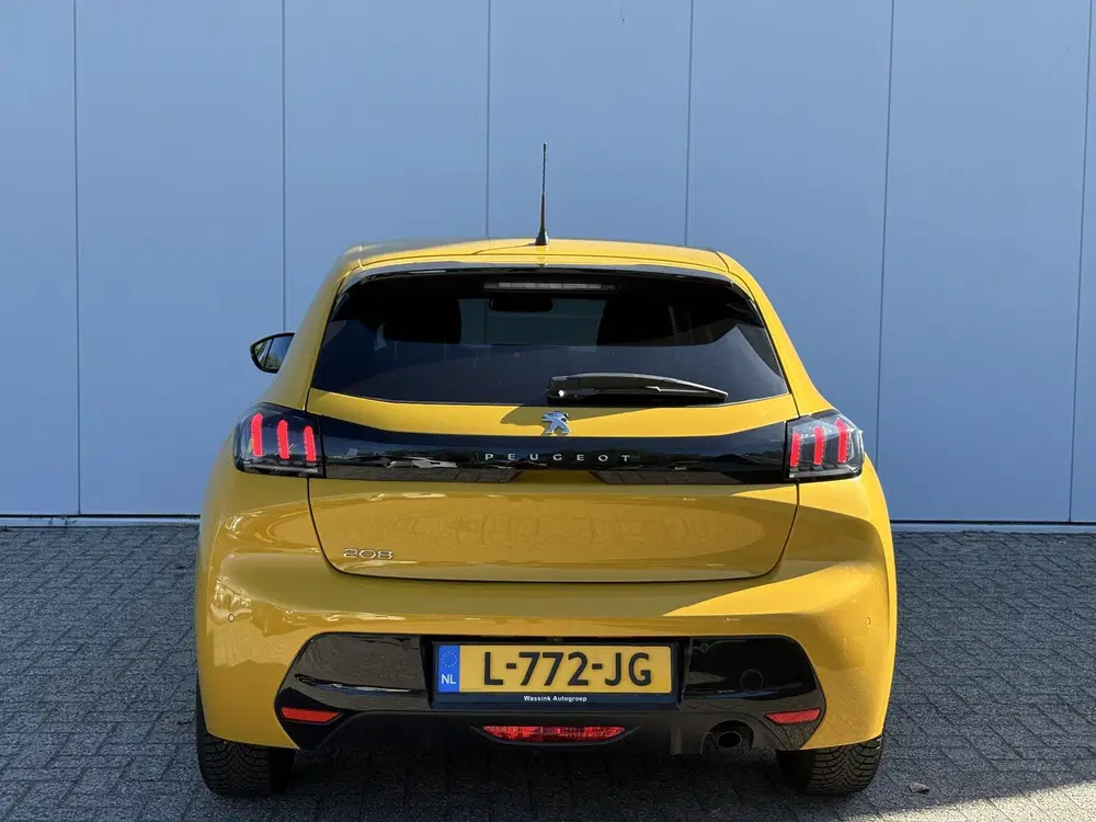 Peugeot 208 1.2 PureTech Blue Lease Allure uit 2021, foto 6