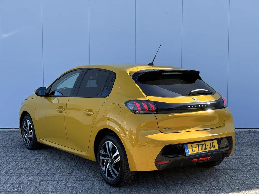 Peugeot 208 1.2 PureTech Blue Lease Allure uit 2021, foto 7