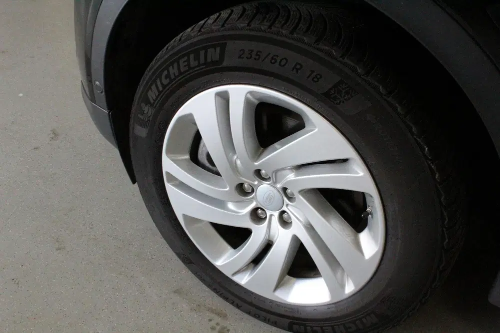 Land Rover Discovery Sport P300e 1.5 R-Dynamic uit 2021, foto 4