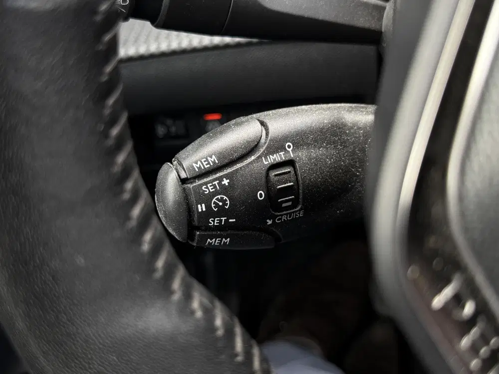 Peugeot 208 1.2 PureTech Active Pack uit 2021, foto 14