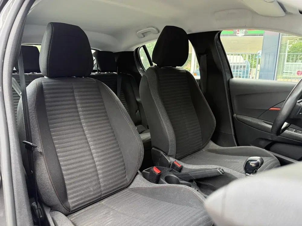 Peugeot 208 1.2 PureTech Active Pack uit 2021, foto 8