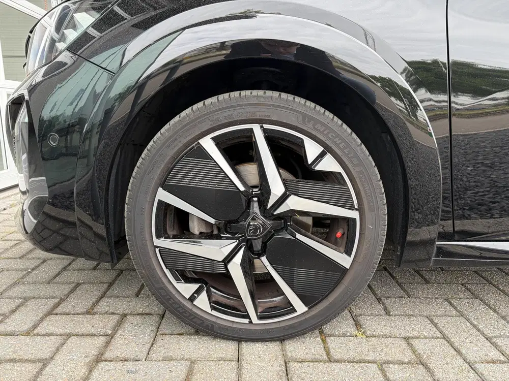 Peugeot 208 1.2 PureTech 100 GT uit 2024, foto 13