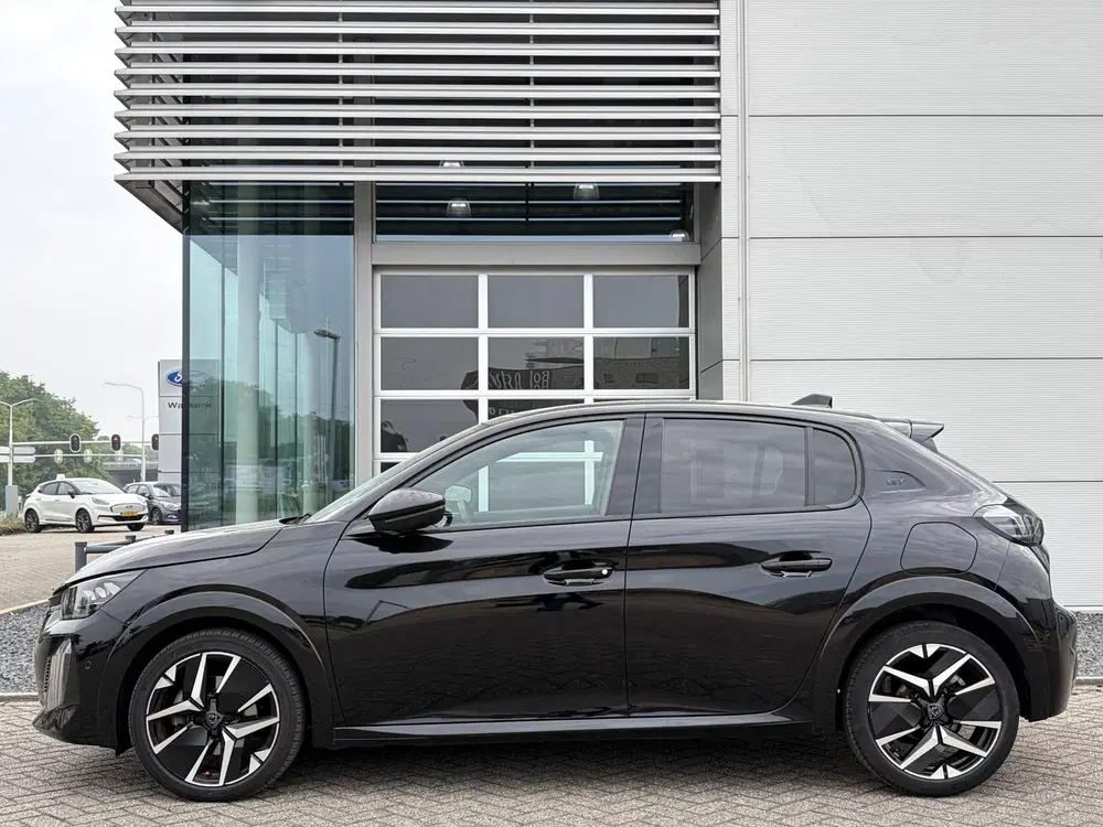 Peugeot 208 1.2 PureTech 100 GT uit 2024, foto 5