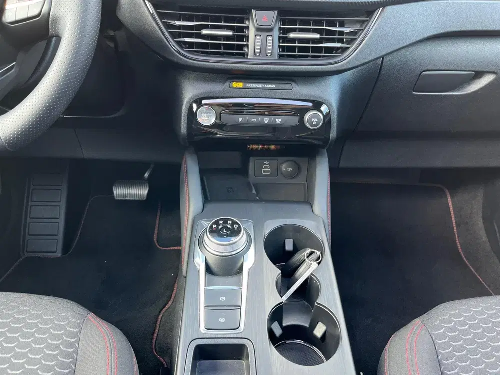 Ford Kuga 2.5 PHEV ST-Line uit 2026, foto 8