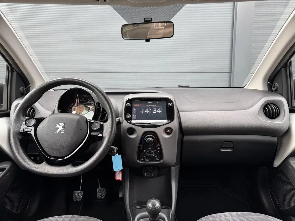 Peugeot 108 1.0 e-VTi Active uit 2021, foto 2