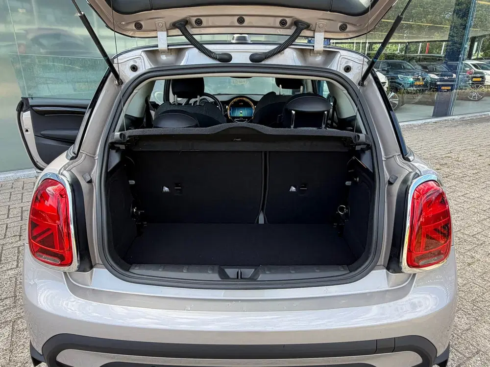 Mini Cooper 1.5 Cooper Camden Edition uit 2023, foto 13