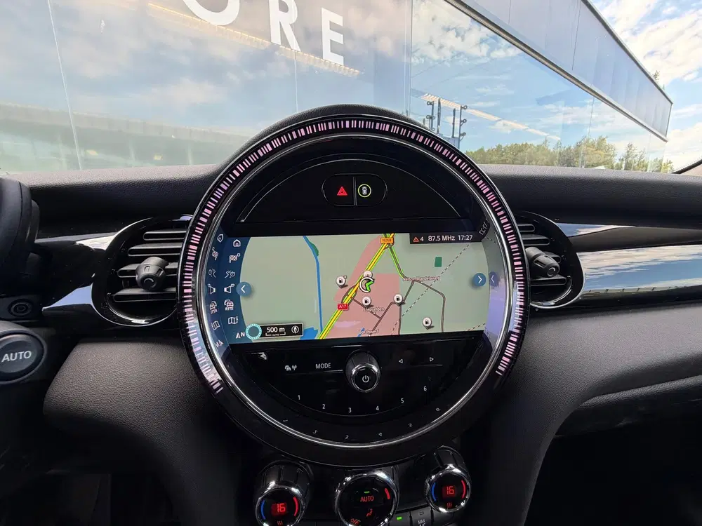 Mini Cooper 1.5 Cooper Camden Edition uit 2023, foto 15