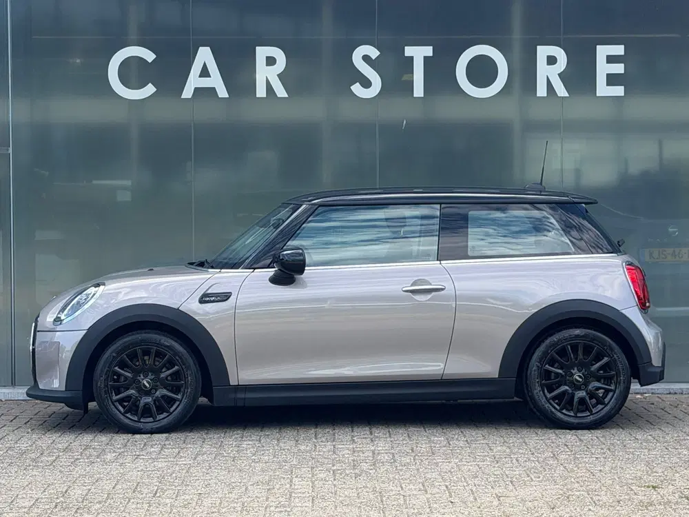 Mini Cooper 1.5 Cooper Camden Edition uit 2023, foto 2