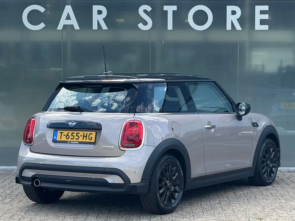 Mini Cooper 1.5 Cooper Camden Edition uit 2023, foto 3