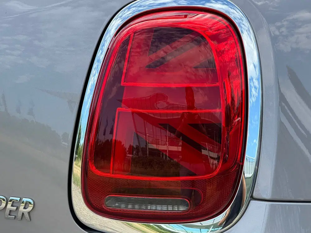 Mini Cooper 1.5 Cooper Camden Edition uit 2023, foto 8