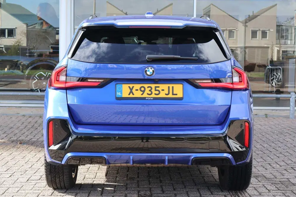 BMW X1 sDrive18i 136pk AUT High Executive M-Sport uit 2022, foto 11