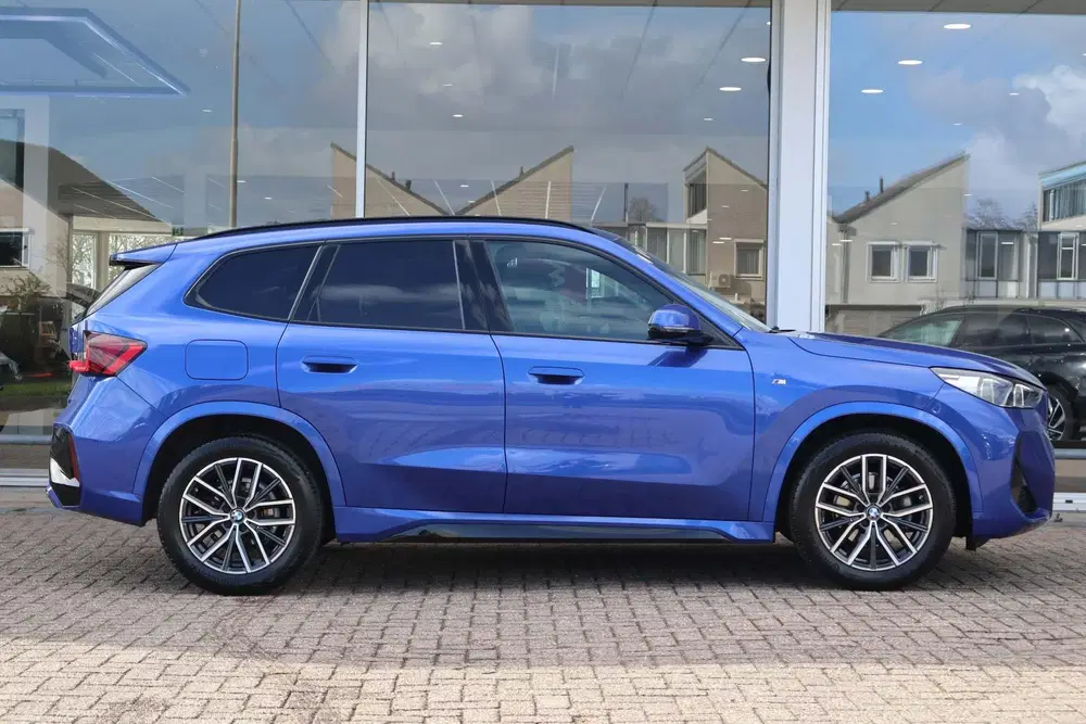 BMW X1 sDrive18i 136pk AUT High Executive M-Sport uit 2022, foto 3