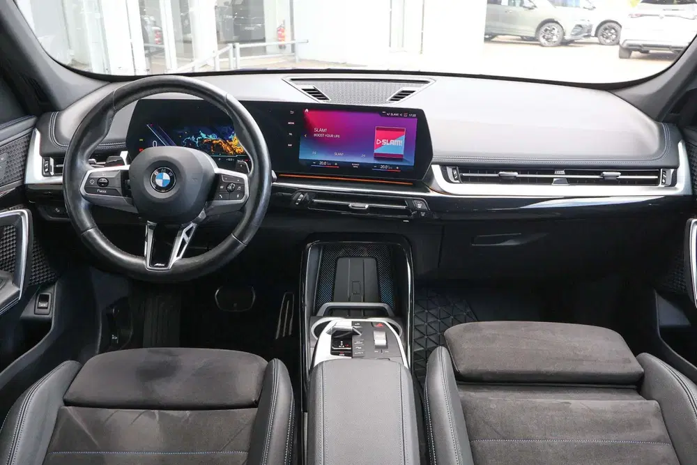 BMW X1 sDrive18i 136pk AUT High Executive M-Sport uit 2022, foto 5