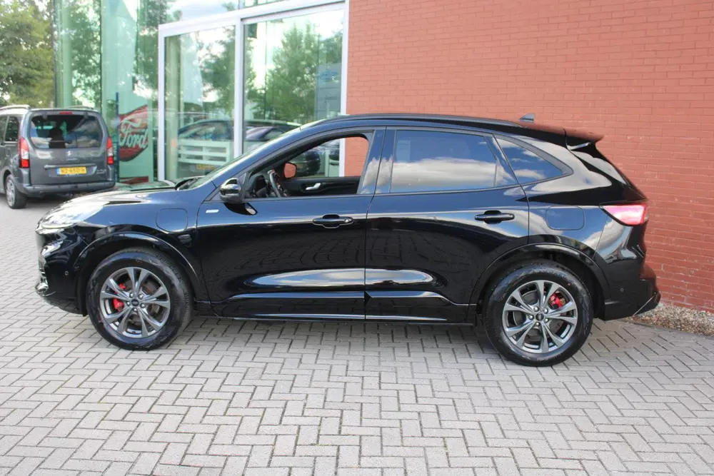 Ford Kuga 2.5 PHEV ST-Line X uit 2023, foto 2
