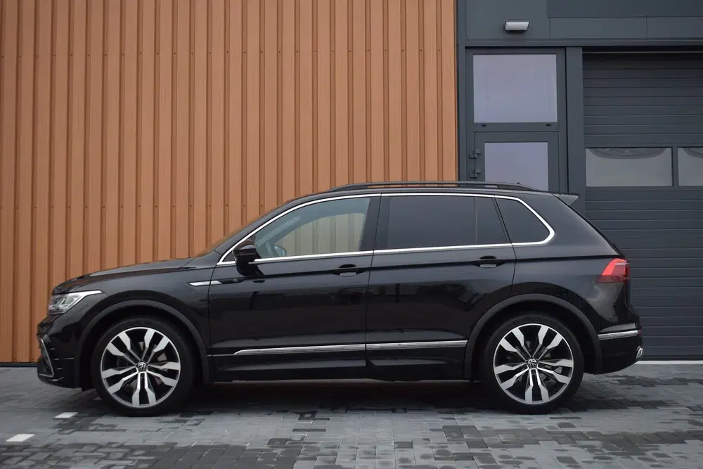 Volkswagen Tiguan 2.0 TDI 200pk DSG 4-Motion R-line uit 2021, foto 2