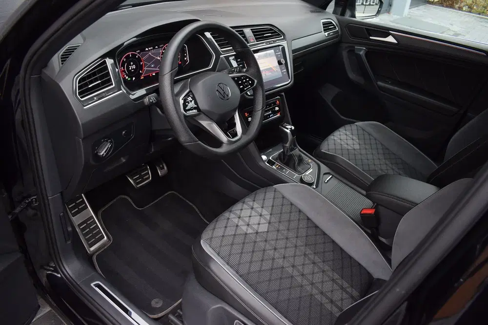 Volkswagen Tiguan 2.0 TDI 200pk DSG 4-Motion R-line uit 2021, foto 6