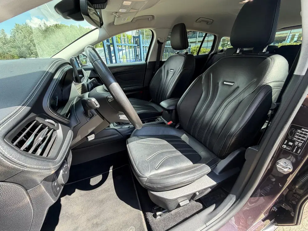 Ford Focus 1.0 EcoBoost Vignale Trekhaak uit 2019, foto 10