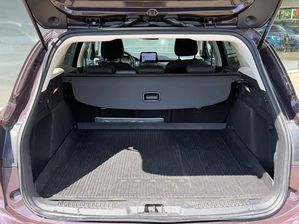 Ford Focus 1.0 EcoBoost Vignale Trekhaak uit 2019, foto 12