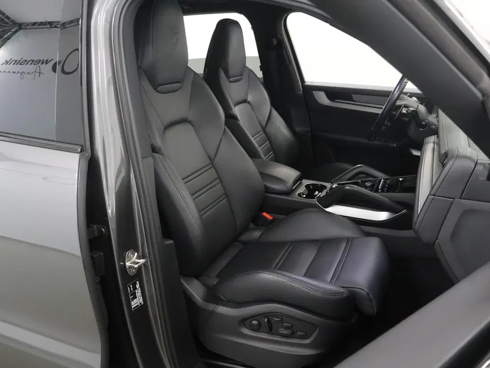 Porsche Cayenne 3.0 E-Hybrid uit 2023, foto 11