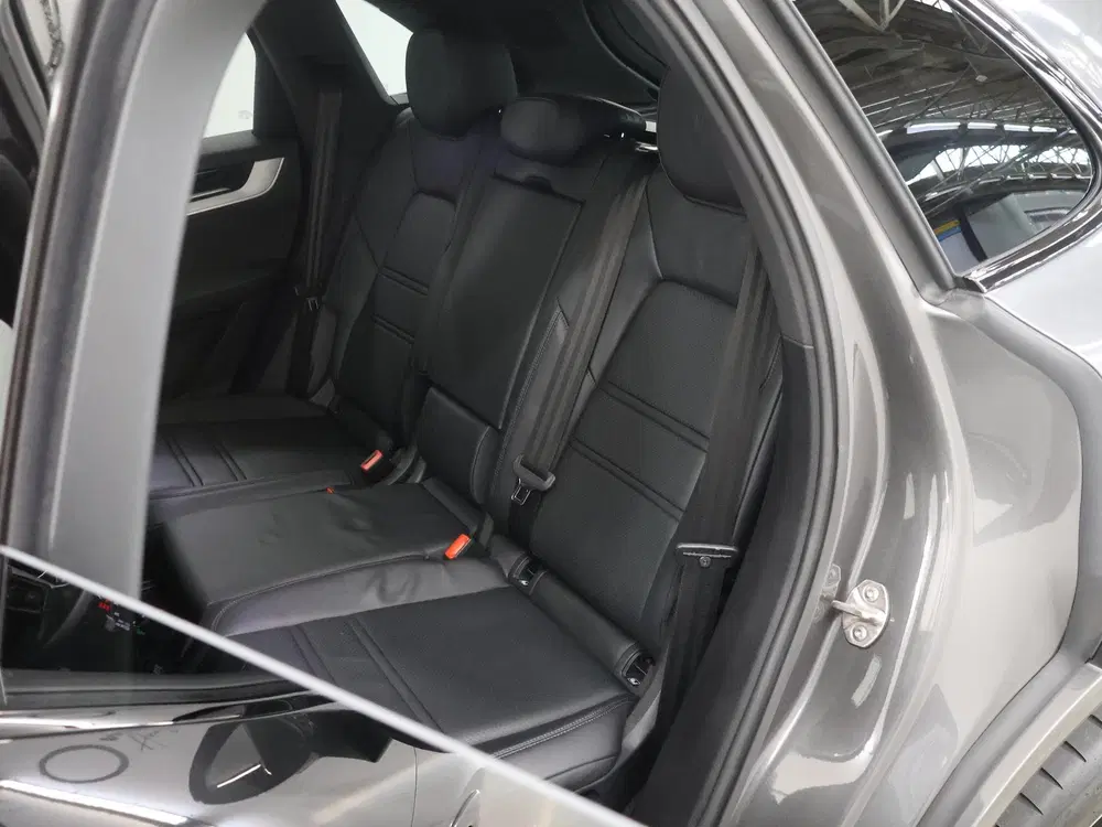 Porsche Cayenne 3.0 E-Hybrid uit 2023, foto 12