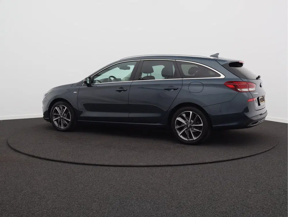 Hyundai i30 1.5 T-GDi MHEV Premium uit 2022, foto 12