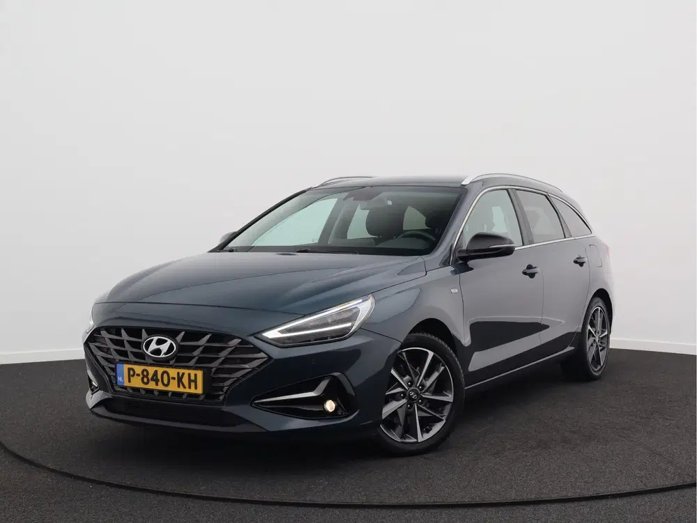 Hyundai i30 1.5 T-GDi MHEV Premium uit 2022, foto 4