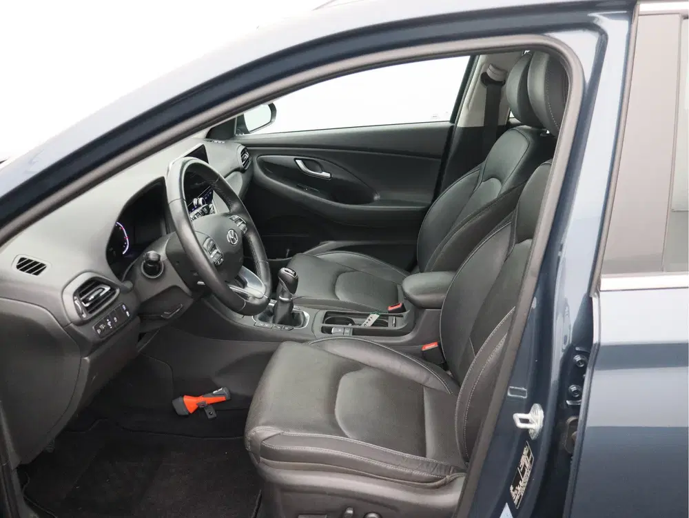 Hyundai i30 1.5 T-GDi MHEV Premium uit 2022, foto 5