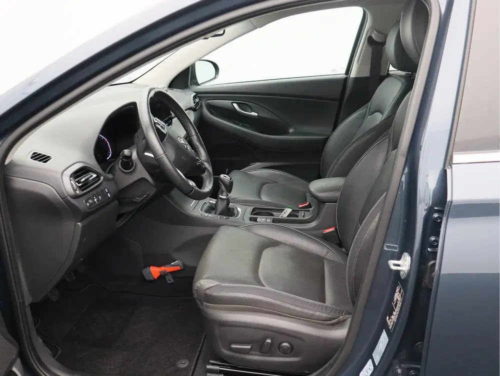 Hyundai i30 1.5 T-GDi MHEV Premium uit 2022, foto 7