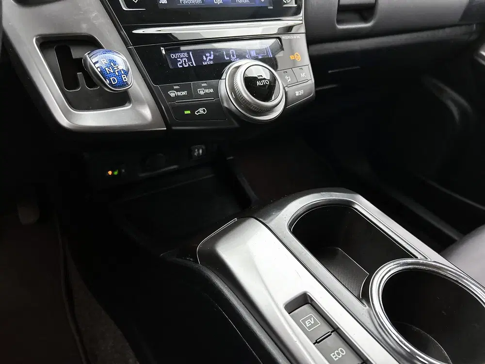 Toyota Prius 1.8 Executive uit 2019, foto 11