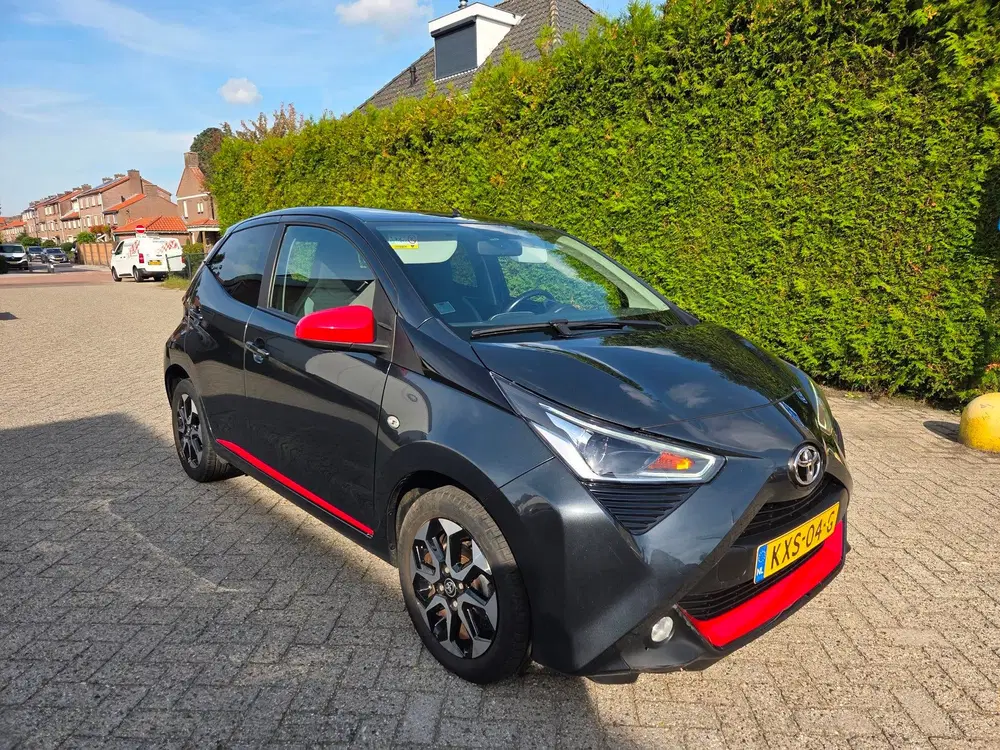 Toyota Aygo 1.0 VVT-i x-clusiv Automaat uit 2019, foto 2