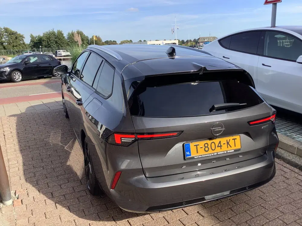 Opel Astra 1.6 Hybrid Business Elegance plug i uit 2023, foto 5
