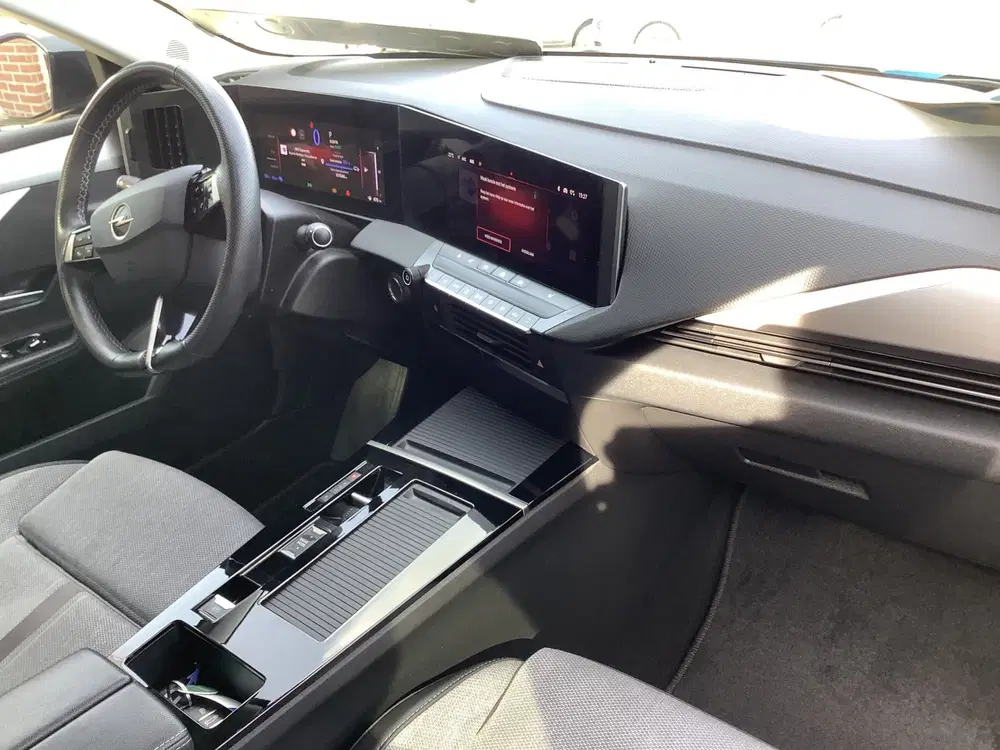 Opel Astra 1.6 Hybrid Business Elegance plug i uit 2023, foto 8