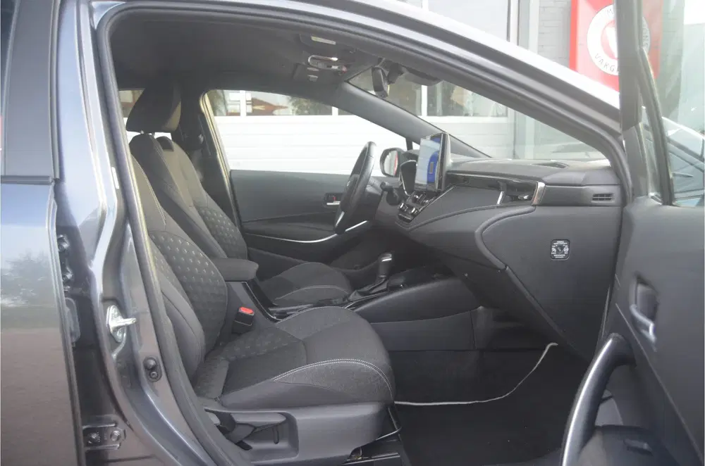 Toyota Corolla Hybrid 140 uit 2024, foto 12