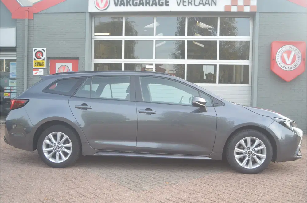 Toyota Corolla Hybrid 140 uit 2024, foto 6