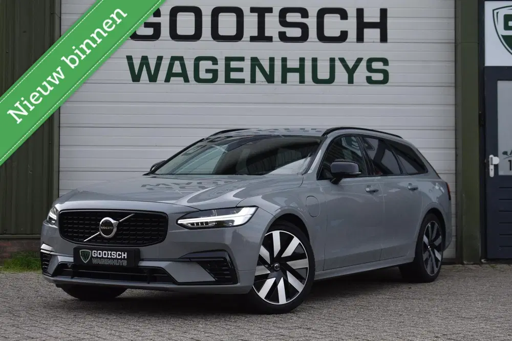 Volvo V90 2.0 T6 Plug-in hybrid AWD Plus Dark uit 2025