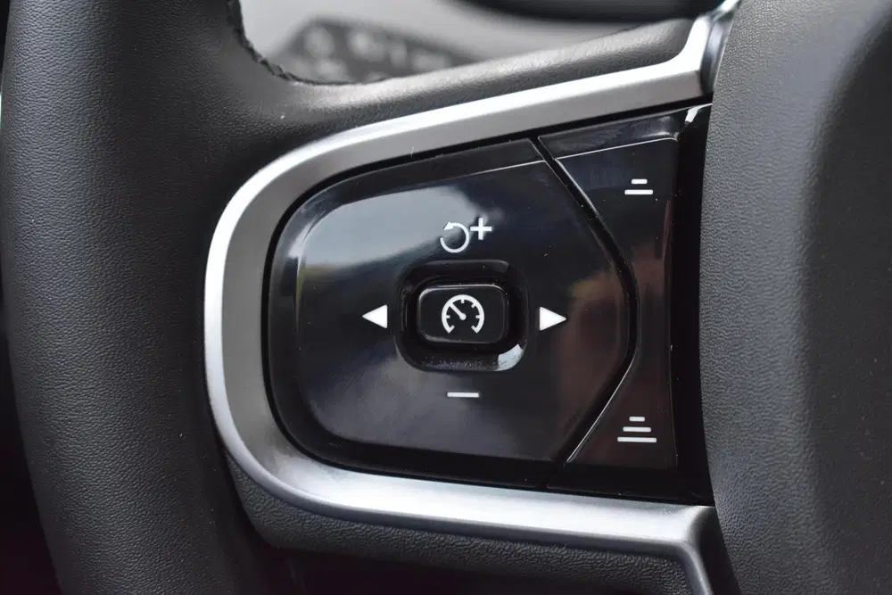 Volvo V90 2.0 T6 Plug-in hybrid AWD Plus Dark uit 2025, foto 15