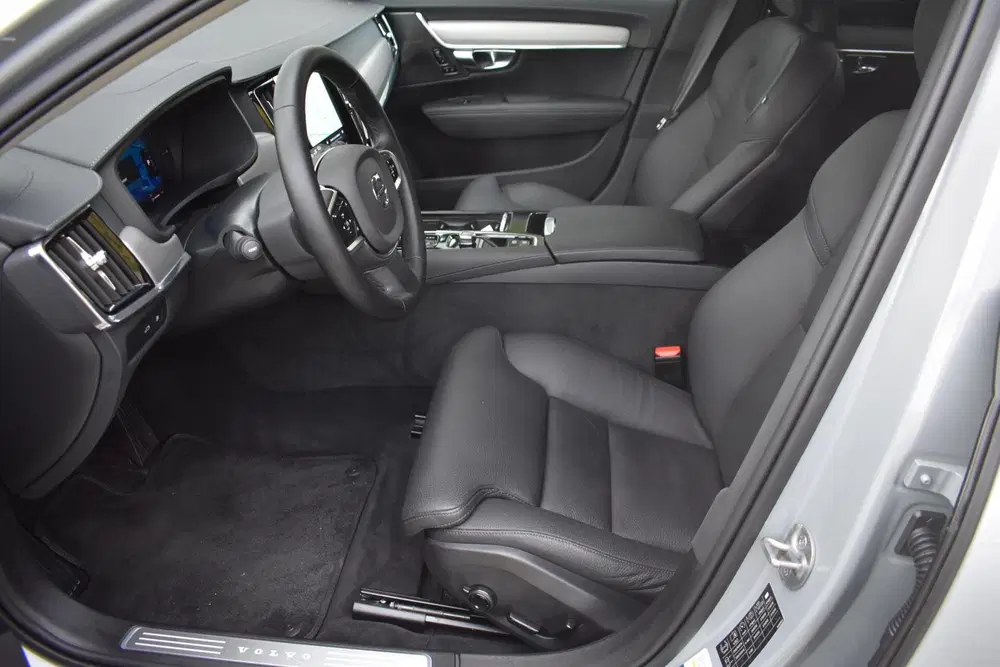 Volvo V90 2.0 T6 Plug-in hybrid AWD Plus Dark uit 2025, foto 7