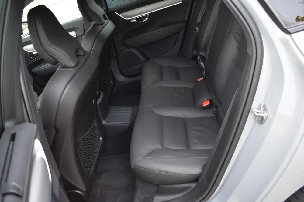 Volvo V90 2.0 T6 Plug-in hybrid AWD Plus Dark uit 2025, foto 8