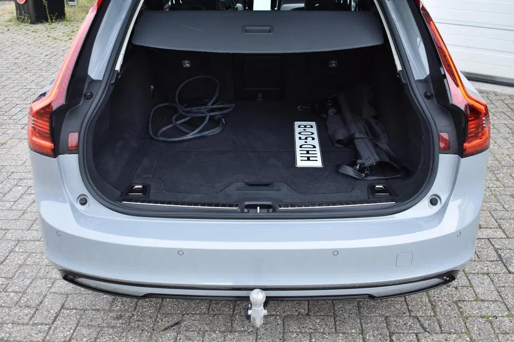 Volvo V90 2.0 T6 Plug-in hybrid AWD Plus Dark uit 2025, foto 9
