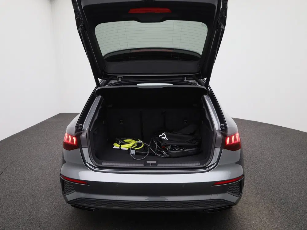 Audi A3 45 TFSI e S edition Competition 245 PK uit 2024, foto 10